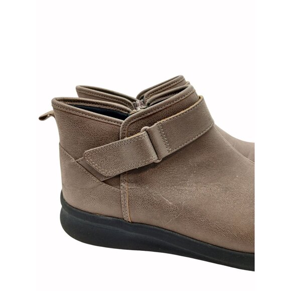 CLARKS CLOUDSTEPPERS Women's SILLIAN2.0 Brown Size 9 W Wide Ankle Strap Bootie - Picture 2 of 16